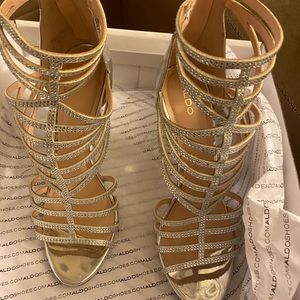 Women size 9, 4 1/2 inch stilettos.